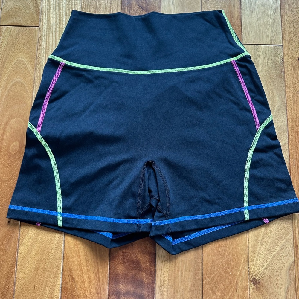 Buff bunny 4in shorts